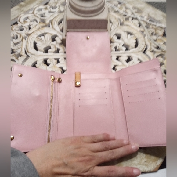 Sale ~ Louis Vuitton Vernis Walker Wallet Crossbody - 100% Authentic - Picture 8 of 9